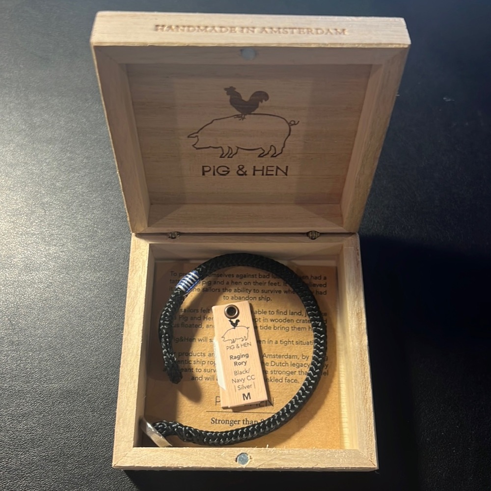 Pig & Hen Raging Rory Black/Navy CC Silver Size M